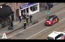 Holandia: Policja przygląda się jak mężczyzna demoluje żydowską restaurację