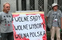 "Niewątpliwie niesłuszne zatrzymanie". Działacz KOD dostał...