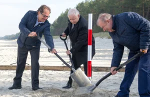 Zniknął słupek wkopany przez Jarosława Kaczyńskiego podczas kampanii...