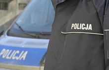 Policja zatrzymała dowód za zły stan techniczny auta. Laweta zabrała radiowóz.