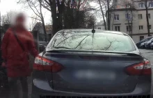 60-letnia zielonogórzanka uszkodziła źle zaparkowane samochody [FILM]