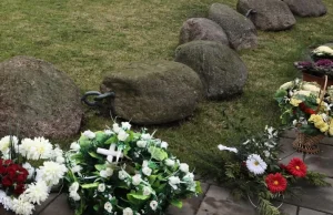69-latek zaatakowany nożem przez kobietę. Kradła kwiaty na cmentarzu