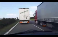 Ciężarówki wyprzedzają się na czeskiej autostradzie