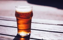 Czym się różni piwo w puszce od piwa w butelce?