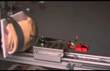 Symulacja zderzenia karbonowego śmigła(dron) z ciałem przy prędkości 9 m/s