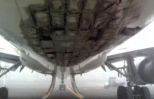 Zniszczony Boeing 767 "od spodu"