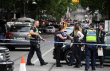 Atak nożownika w Melbourne. Jedna osoba nie żyje.
