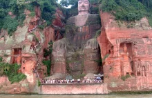 Gigantyczny posąg Buddy