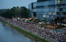 Warszawa ma 2,07 mln mieszkańców, ale w weekend o prawie 200 tys. mniej