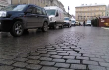 Kraków. 37 lat "bez samochodów" na Rynku Głównym