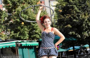 Płonące hula-hoop i tancerka z "Mam talent" [FOTO, WIDEO]