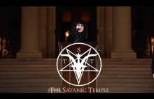 SKANDAL! Satanistyczna ceremonia na schodach ratusza, stolicy stanu Michigan USA