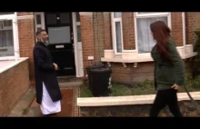 Radykalny islamista Anjem Choudary ucieka przed członkami Britain First