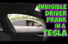 Tesla Model S w autopilocie, bez kierowcy. Reakcje ludzi