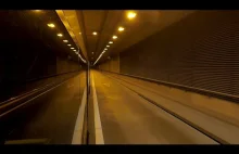 Jak się zachowuje autobus przegubowy w tunelu?