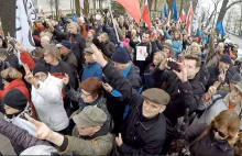 Sondaż: 50% Polaków przeciwnych manifestacjom KOD