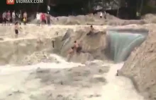Powódź w Wietnamie porywa trzech mężczyzn