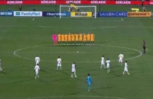 Piłkarze Arabii Saudyjskiej podczas minuty ciszy ku czci ofiar zamachów