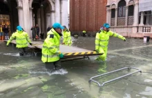 Włochy: Woda w Wenecji zaczęła opadać po trzeciej powodzi w tym tygodniu