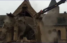 W Niemczech właśnie zniszczono zabytkowy kościół. Protestujących usunięto...