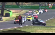 Poważny wypadek na torze Bathurst - Aussie Racing Cars Championship