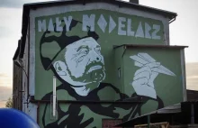 Macierewicz na muralu w Gdańsku. "Mały modelarz"