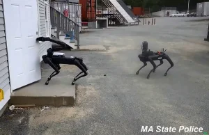 Czworonogie cyborgi. Policja po cichu używa psów-robotów od Boston Dynamics