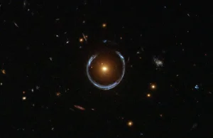 Kosmiczna Podkowa na zdjęciu wykonanym przez teleskop Hubble