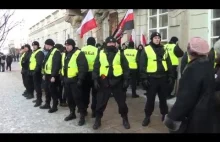 Atak KOD-u w Warszawie to prawdziwe oblicze KOD. Agresja i obłęd.