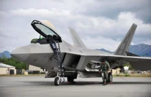 Samoloty F-22A z 1 Grupy Operacyjnej uziemione