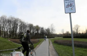 Mój kraj taki piękny: rowerzysta poprosił o ścieżkę, więc postawili zakaz wjazdu