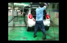 Mistrz ręcznego mycia samochodów