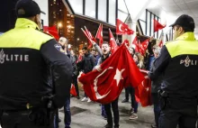 Holandia: Zamieszki w Rotterdamie, ambasada w Ankarze zamknięta.