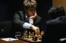 Carlsen przegrywa, ale wygrywa cały turniej