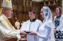 Konsekrowane Dziewice - 40 latka poślubiła Jesusa {BBC]