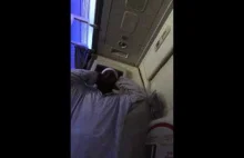 Śpisz sobie smacznie w samolocie gdy nagle...