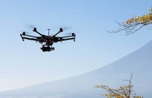 Co najmniej 65 osób odnalezionych przy pomocy dronów.