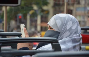 W Hanowerze muzułmanka została poproszona o ściągniecie hijabu lub...